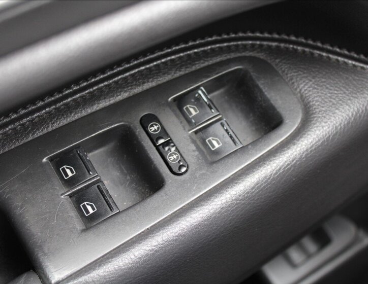 Volkswagen Touareg SUV / Terénní 3,0 l 165 kw