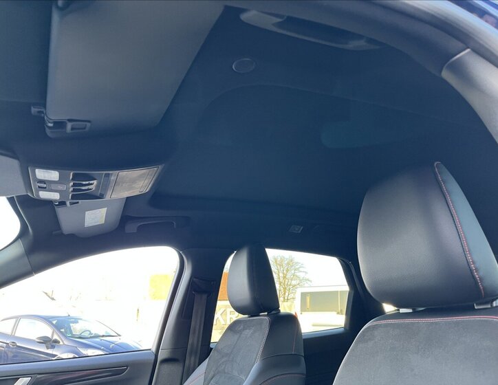 Ford Kuga SUV / Terénní 2,5 l 165 kw