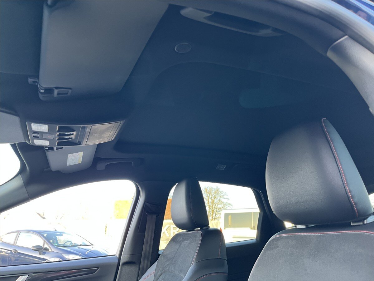 Ford Kuga SUV / Terénní 2,5 l 165 kw