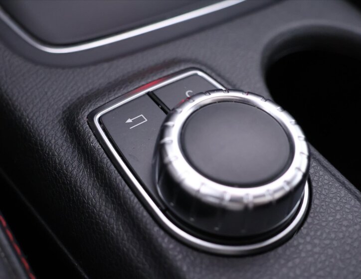 Mercedes-Benz CLA 35