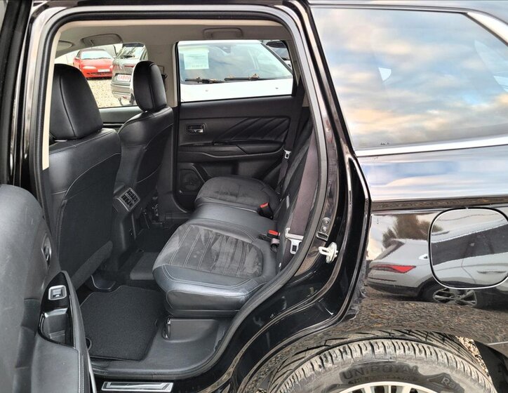 Mitsubishi Outlander SUV / Terénní 2,4 l 165 kw