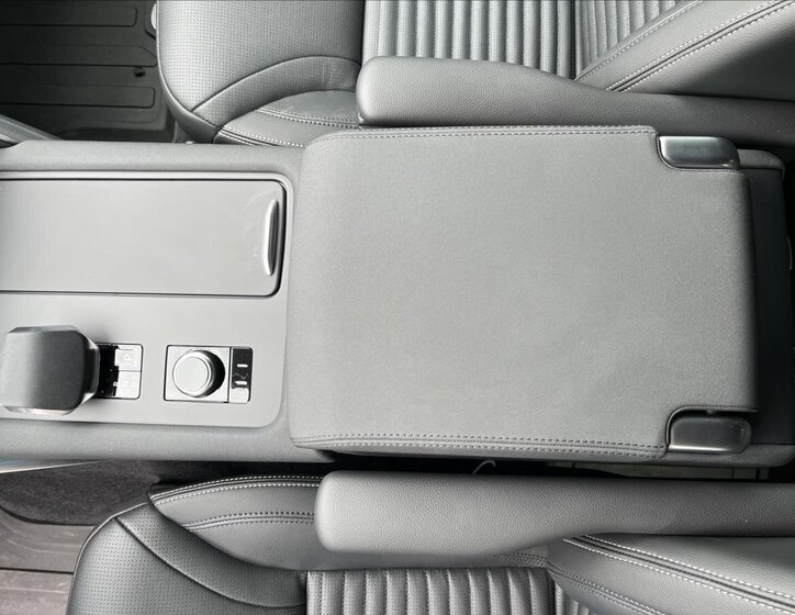 Land Rover Discovery 24