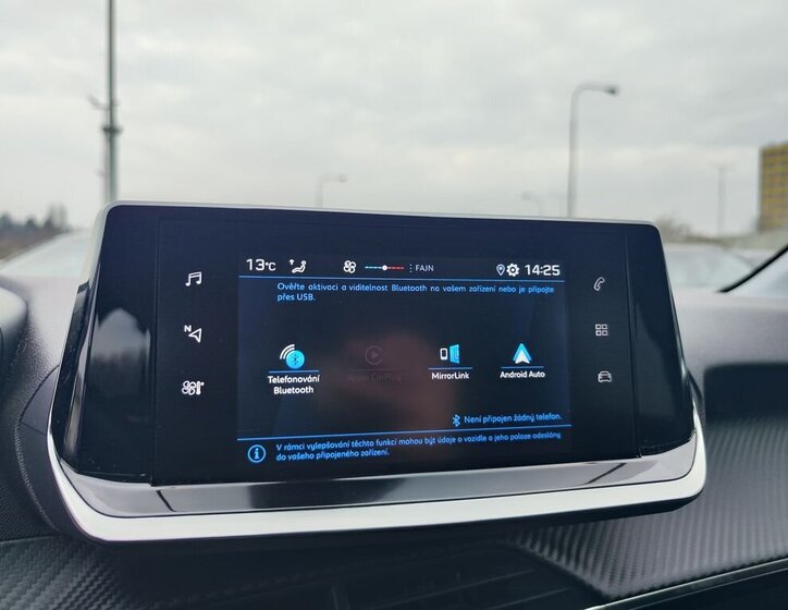 Peugeot 208 Hatchback 1,2 l 74 kw