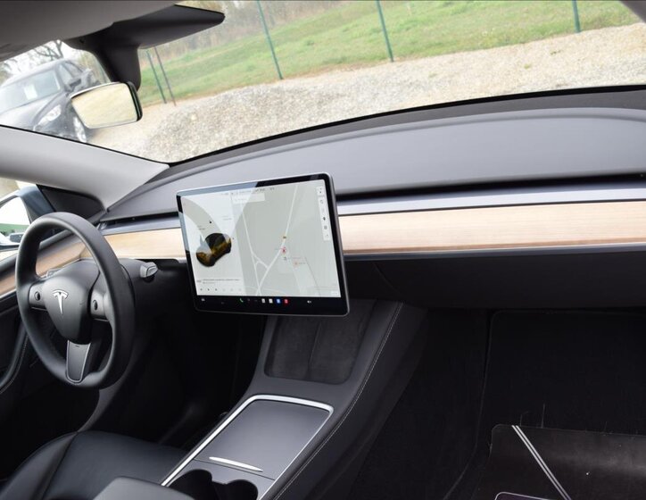 Tesla Model Y SUV / Terénní 0,0 378 kw