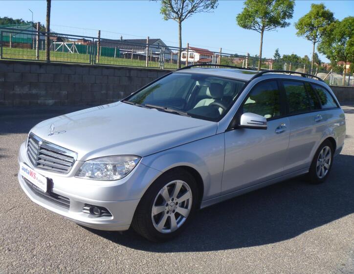 Mercedes-Benz Třídy C Kombi 2,1 l 100 kw