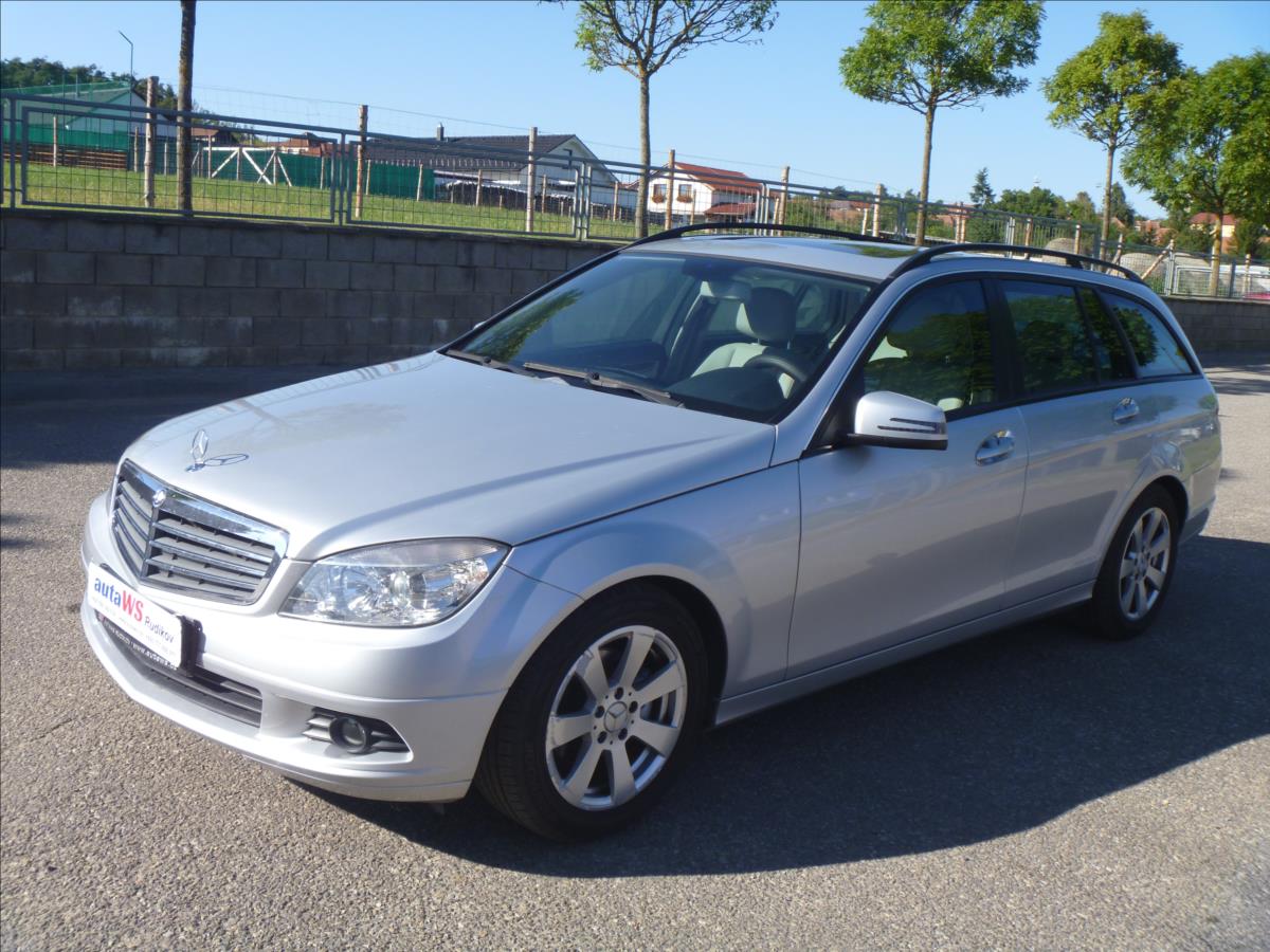 Mercedes-Benz Třídy C Kombi 2,1 l 100 kw