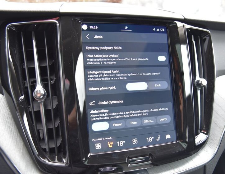 Volvo XC60 SUV / Terénní 2,0 l 186 kw