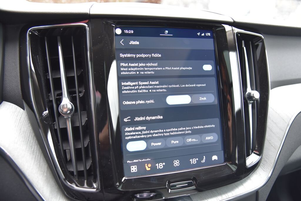 Volvo XC60 SUV / Terénní 2,0 l 186 kw