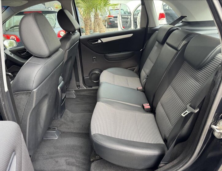 Mercedes-Benz Třídy B Hatchback 2,0 l 103 kw