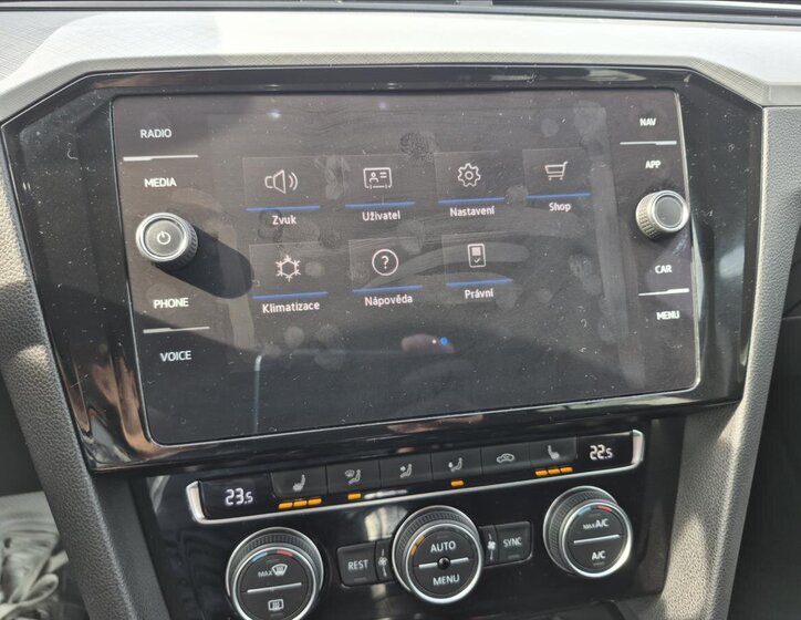 Volkswagen Passat Kombi 1,4 l 160 kw