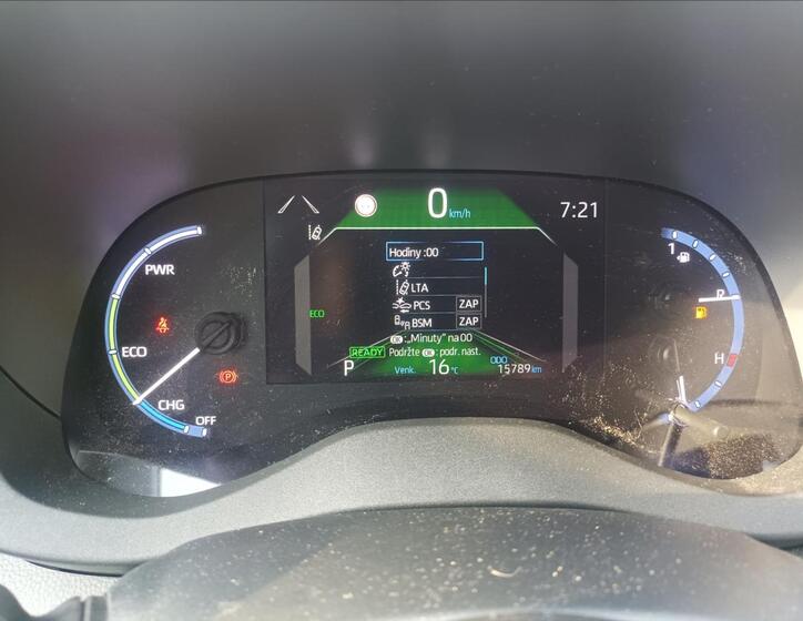 Toyota Yaris Cross 12