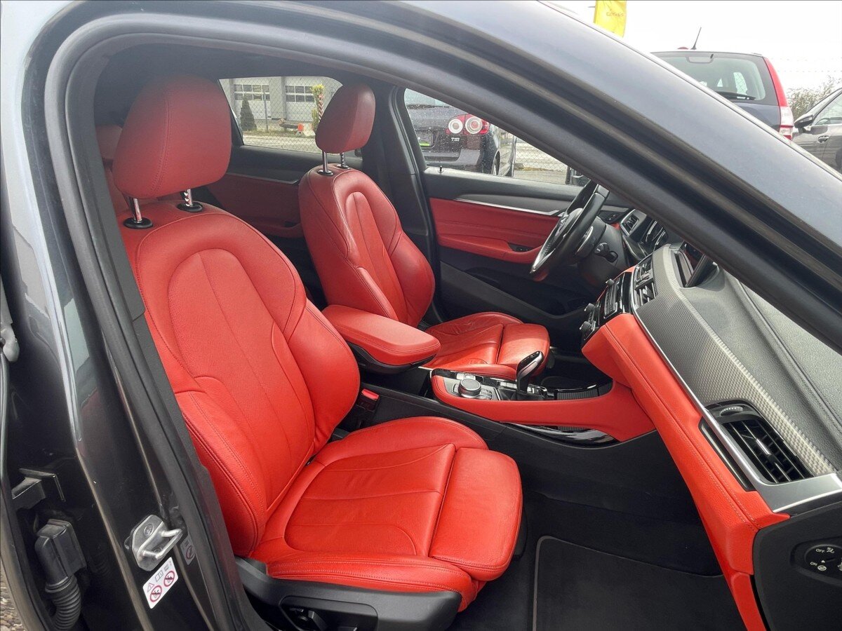 BMW X2 SUV / Terénní 2,0 l 140 kw