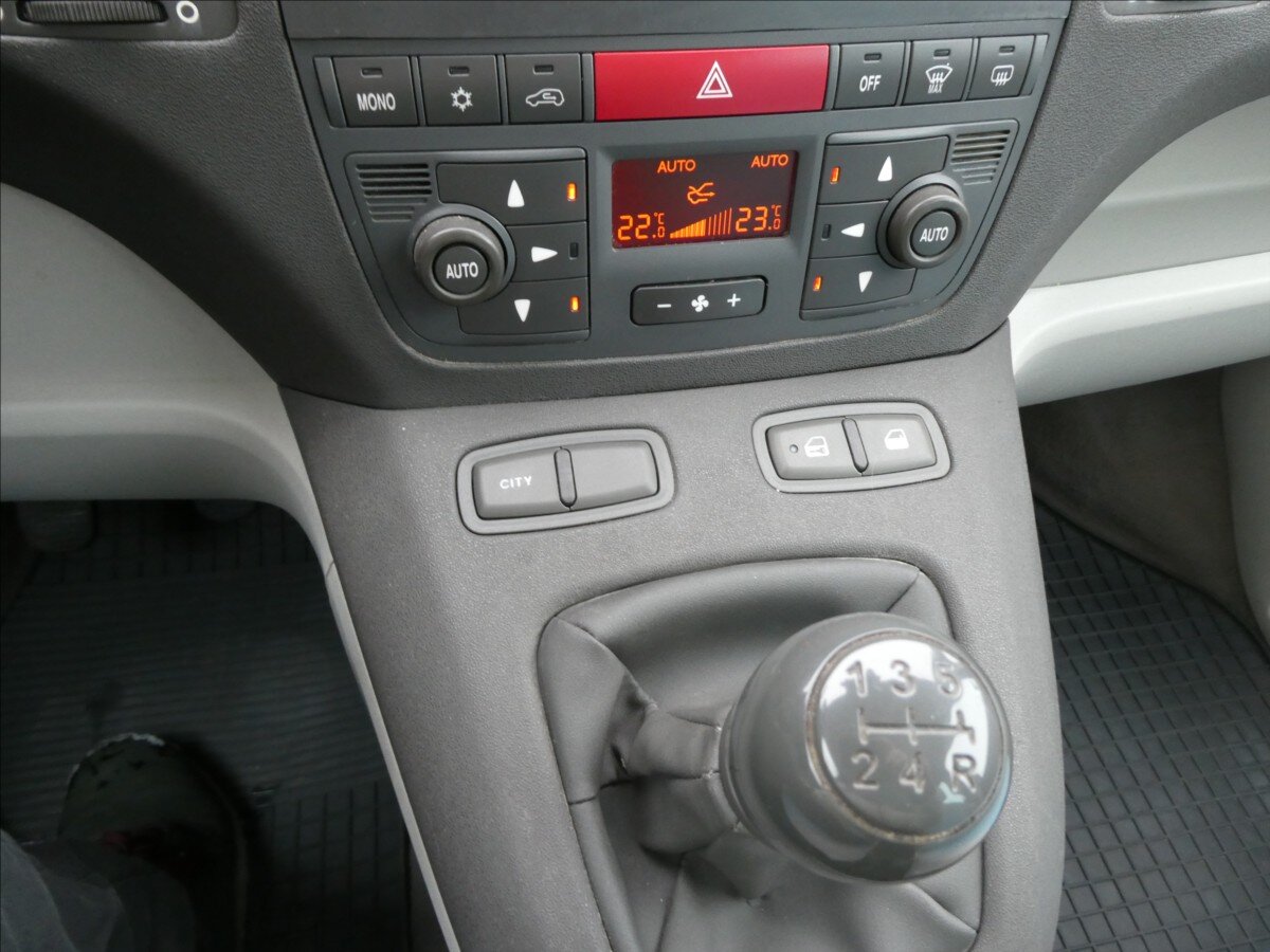 Fiat Idea Hatchback 1,4 l 70 kw