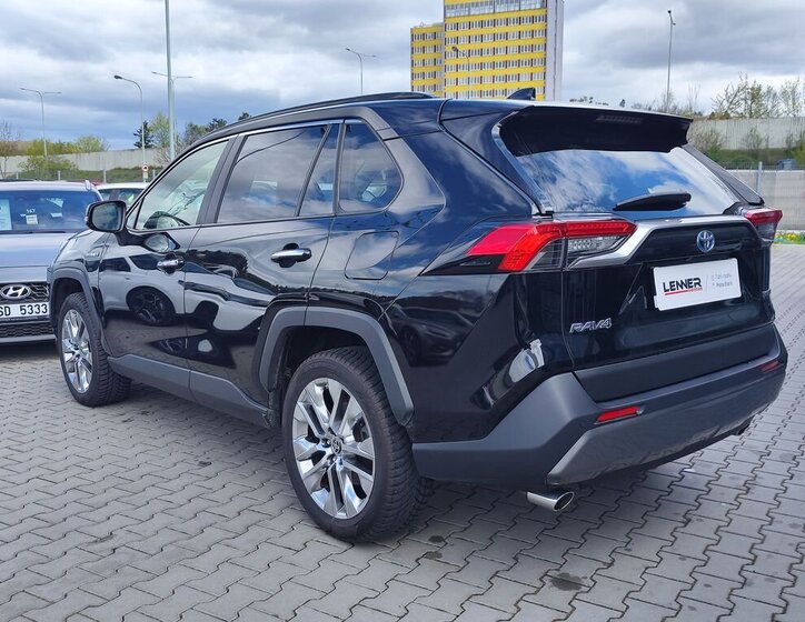 Toyota RAV4 SUV / Terénní 2,5 l 163 kw
