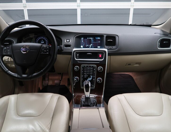 Volvo S60 Sedan / Limuzína 2,0 l 140 kw