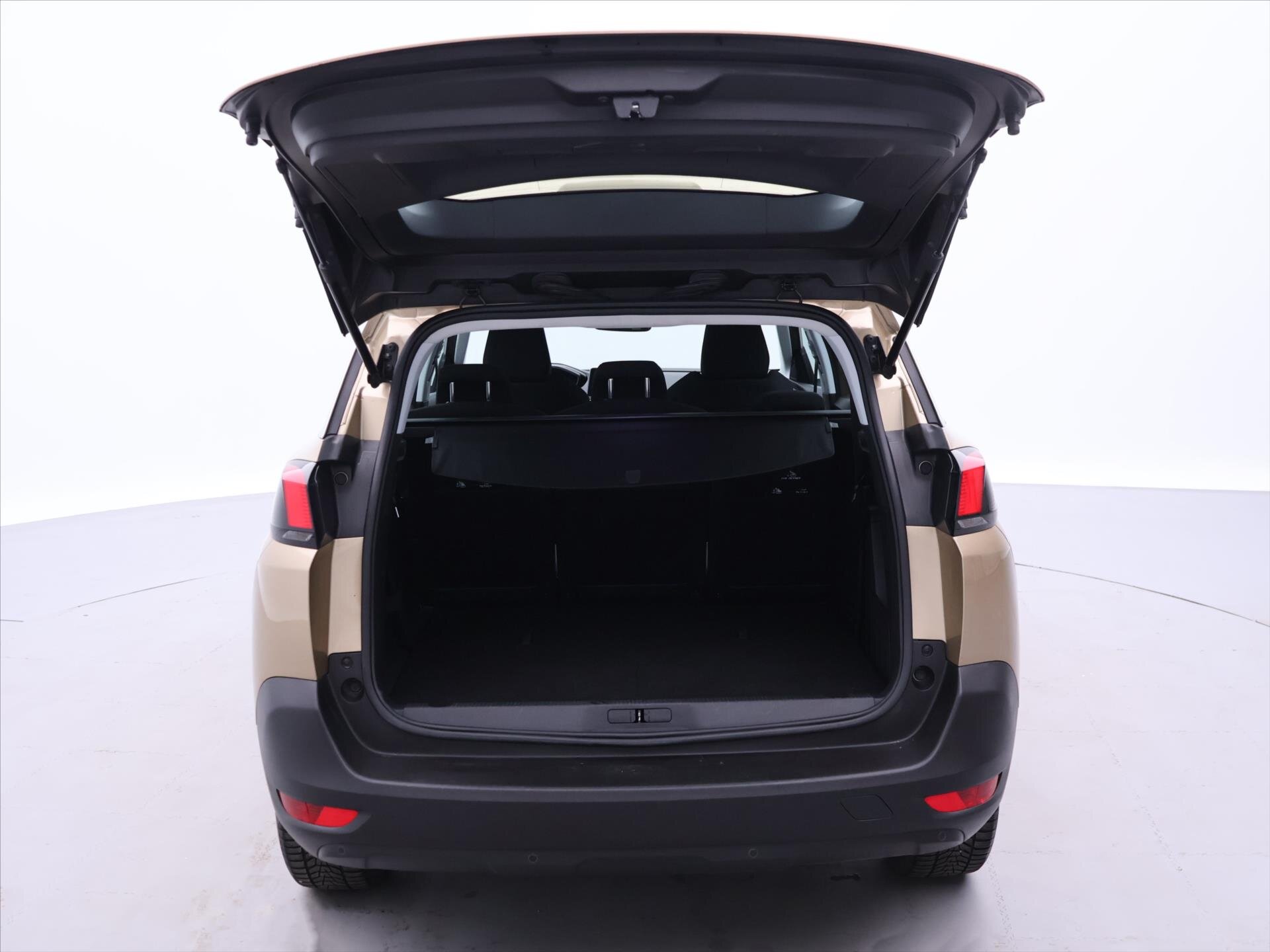 Peugeot 5008 SUV / Terénní 1,2 l 96 kw