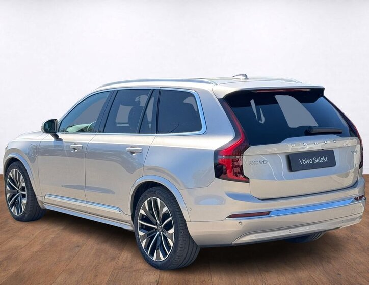 Volvo XC90 SUV / Terénní 2,0 l 335 kw