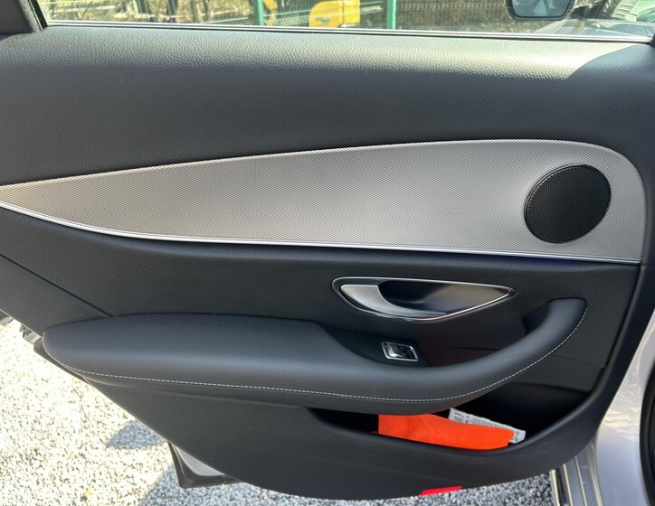 Mercedes-Benz Třídy E Sedan / Limuzína 3,0 l 190 kw