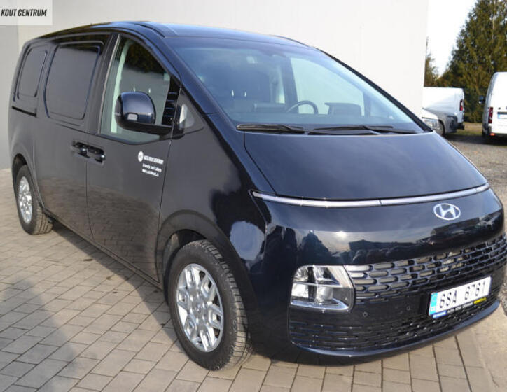 Hyundai Staria 7