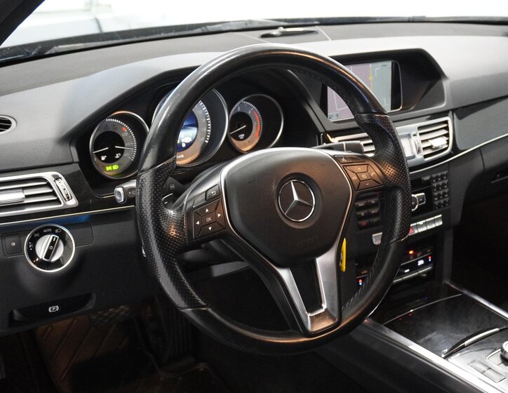 Mercedes-Benz Třídy E Kombi 3,0 l 190 kw