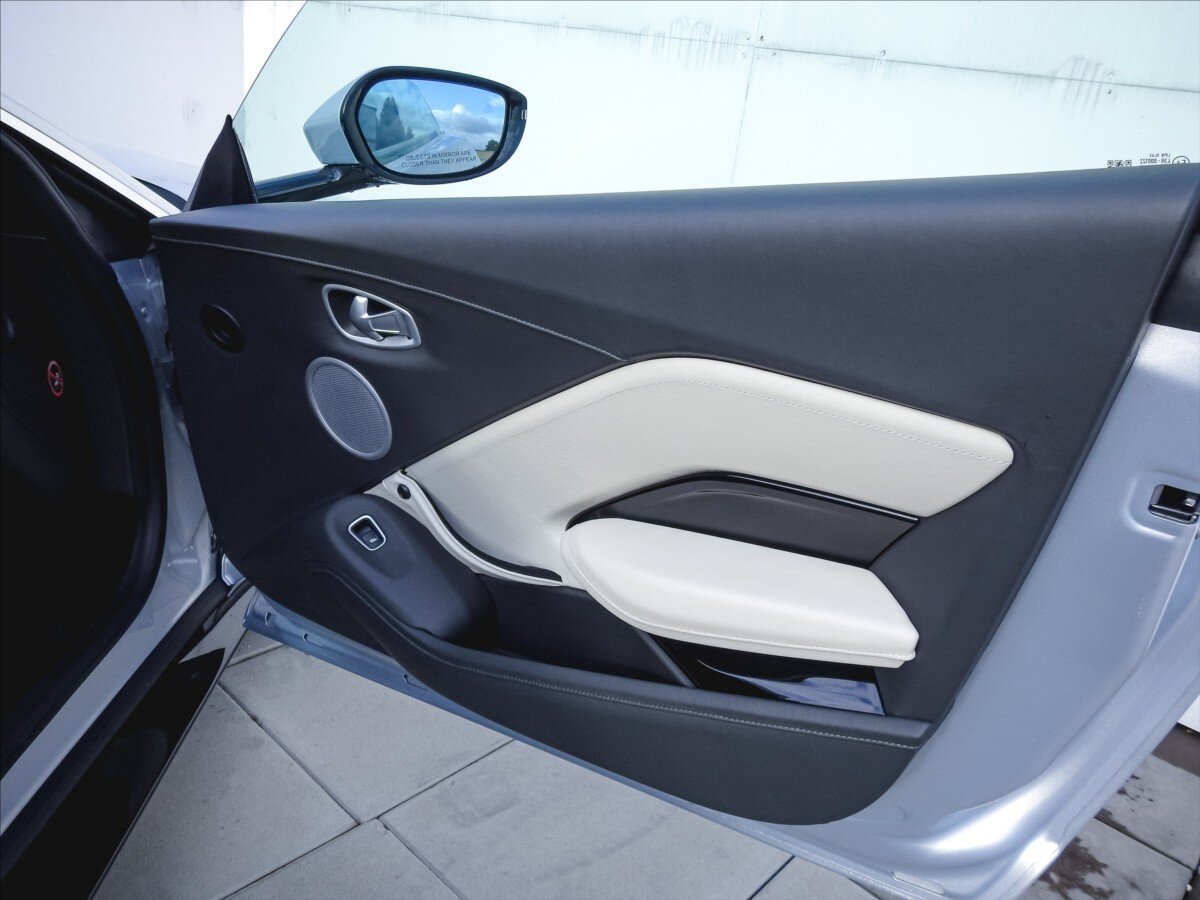 Aston Martin V8 Vantage Kupé 4,0 l 375 kw