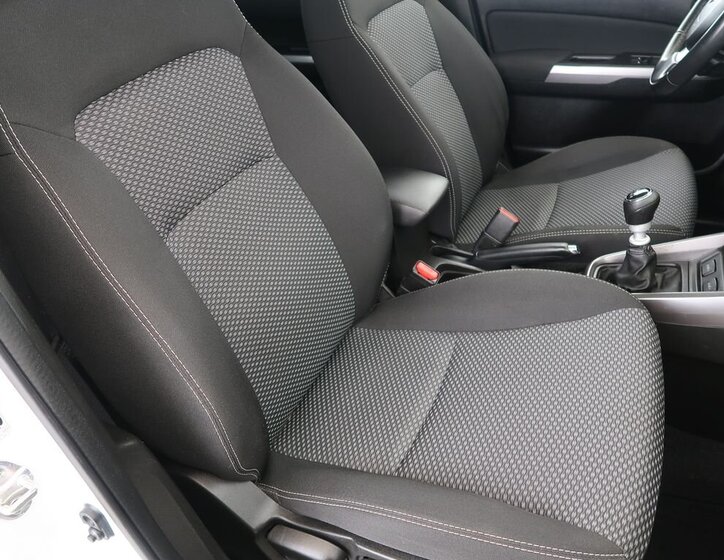 Suzuki Vitara SUV / Terénní 1,4 l 95 kw