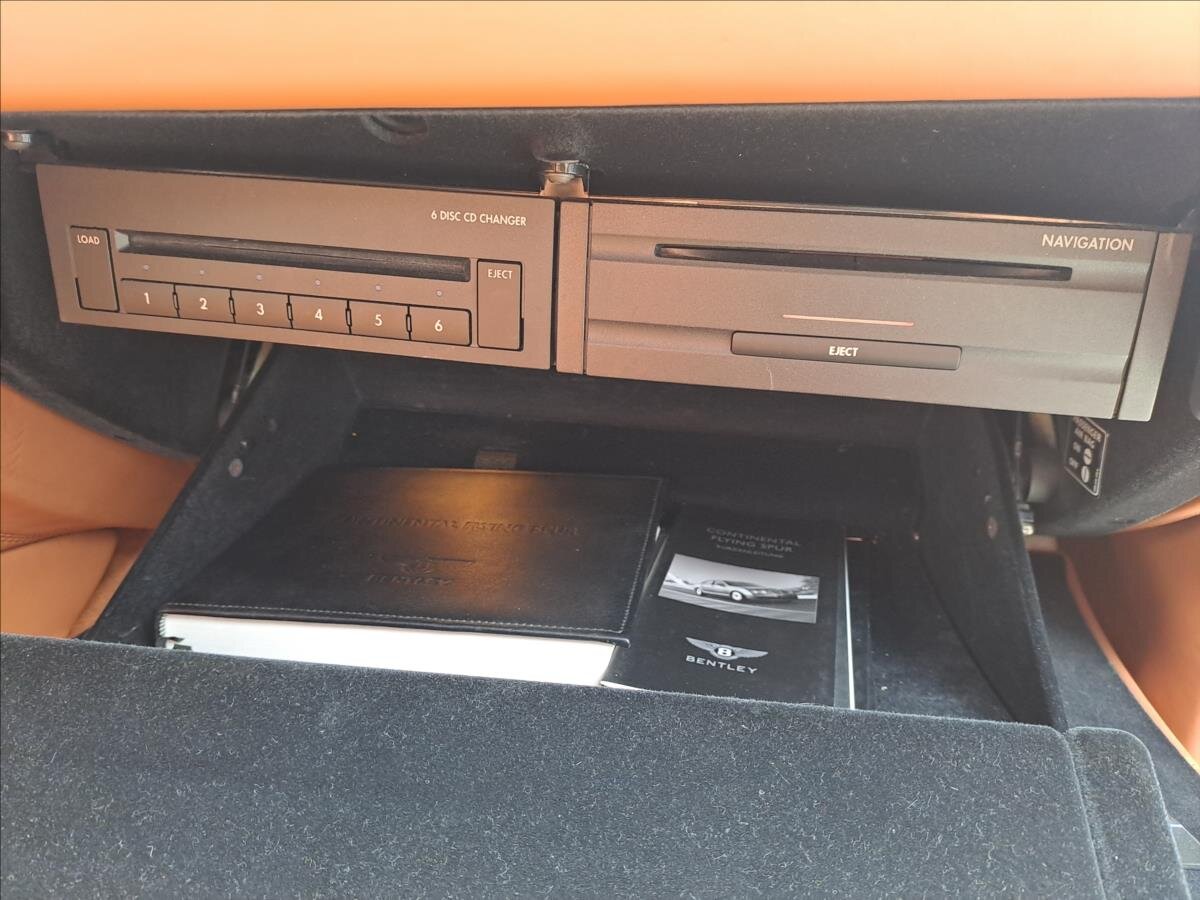 Bentley Flying Spur Sedan / Limuzína 6,0 l 412 kw