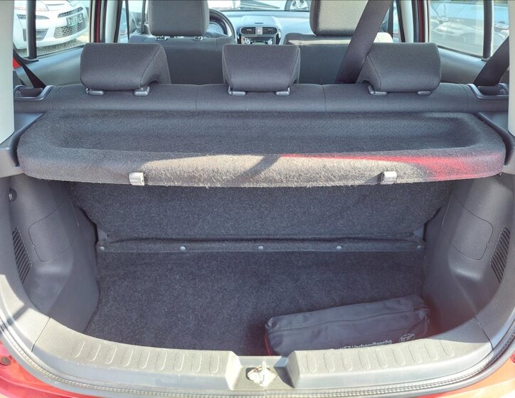 Suzuki Splash Hatchback 996,0 48 kw