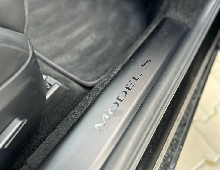 Tesla Model S Sedan / Limuzína 0,0 760 kw
