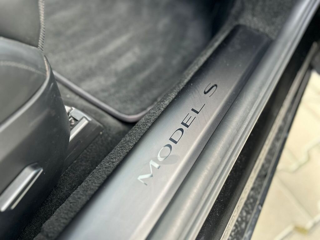 Tesla Model S Sedan / Limuzína 0,0 760 kw
