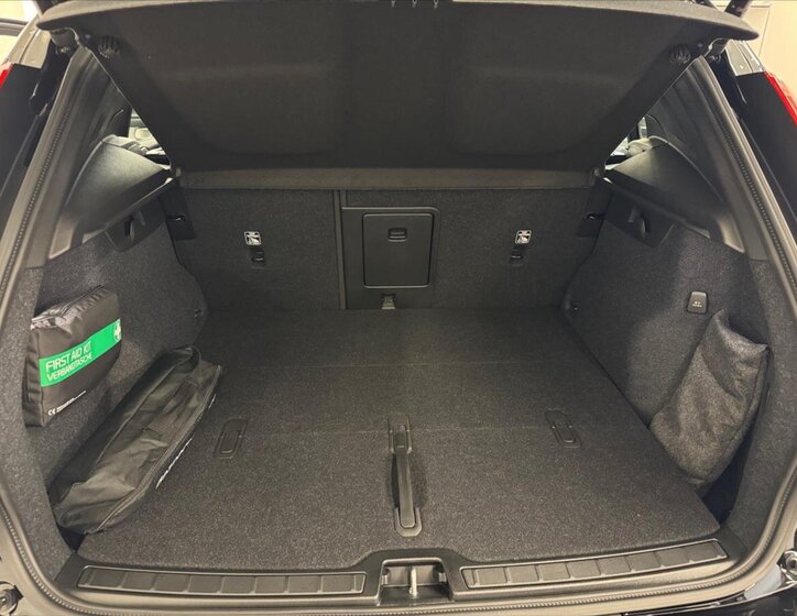 Volvo XC40 SUV 2,0 l 120 kw