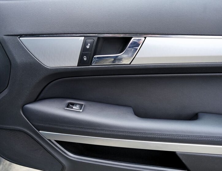 Mercedes-Benz Třídy E 27