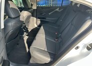 Lexus ES 300h Sedan / Limuzína 2,5 l 160 kw