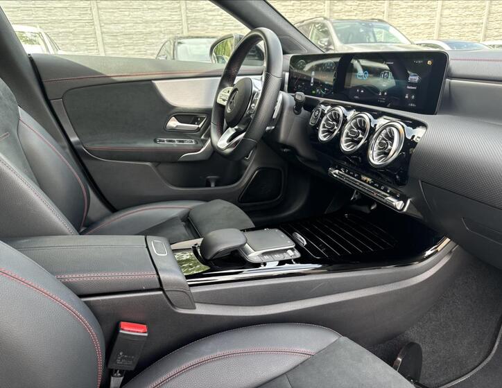 Mercedes-Benz CLA 13