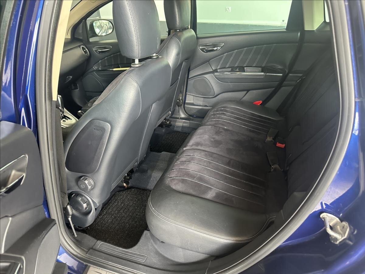 Lancia Delta Hatchback 1,6 l 88 kw