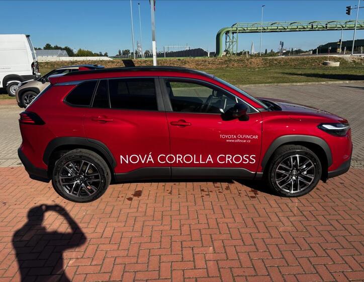 Toyota Corolla Cross 4