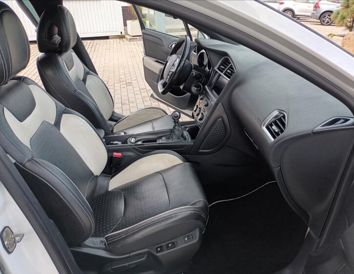 Citroën DS4 Hatchback 1,6 l 147 kw