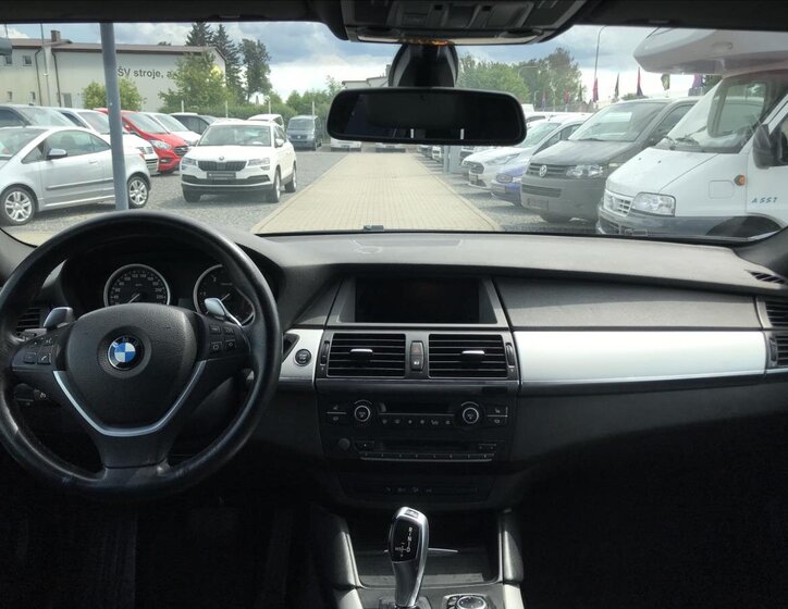 BMW X6 Kombi 3,0 l 180 kw