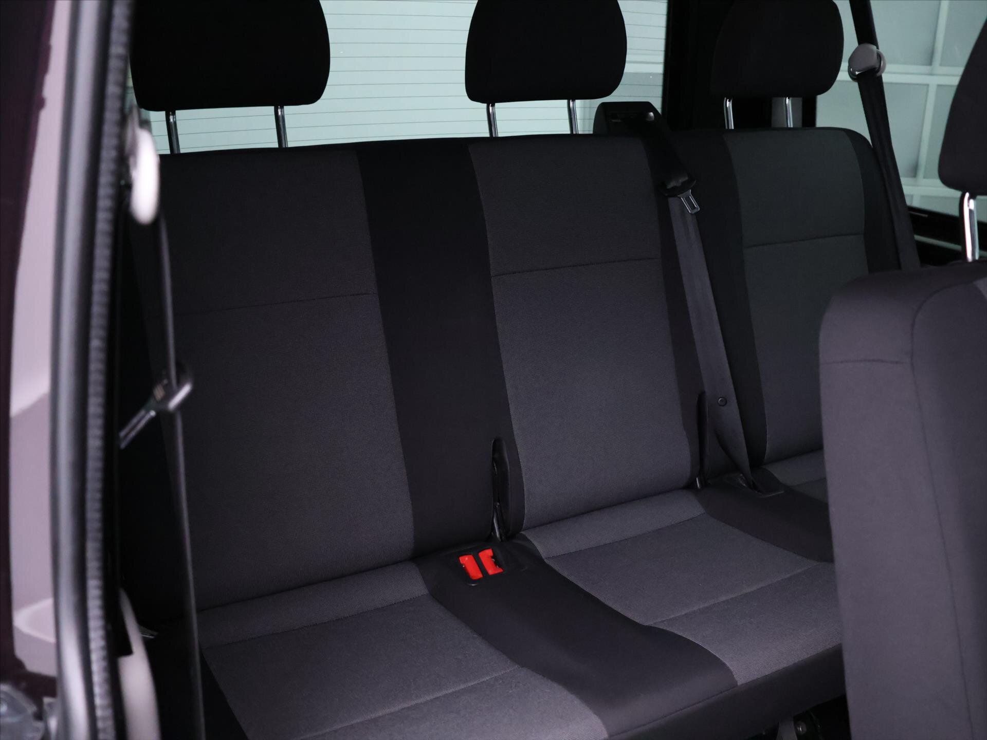 Volkswagen Transporter Kombi 2,0 l 75 kw