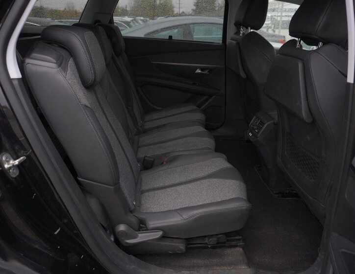 Peugeot 5008 SUV 1,2 l 96 kw