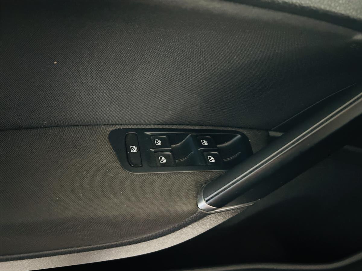 Volkswagen Golf Hatchback 1,4 l 92 kw