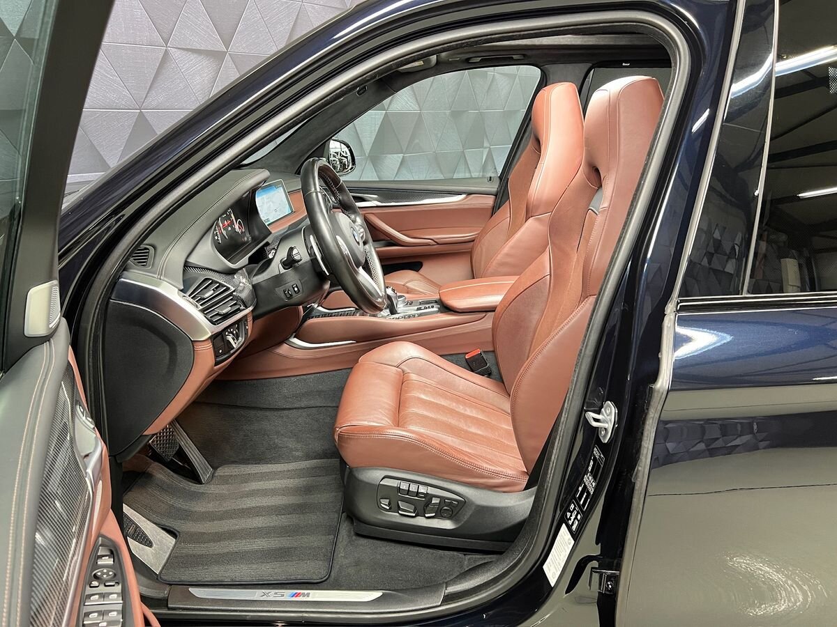 BMW X5 SUV / Terénní 4,4 l 423 kw