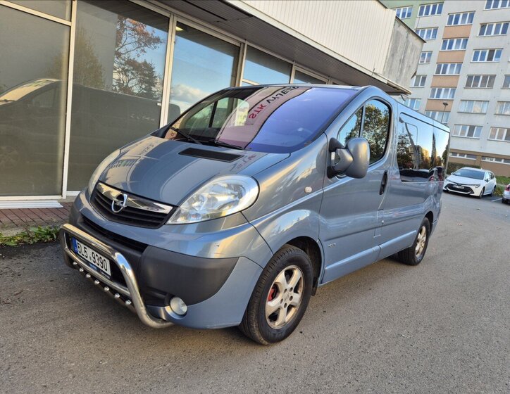 Opel Vivaro Kombi 2,5 l 107 kw