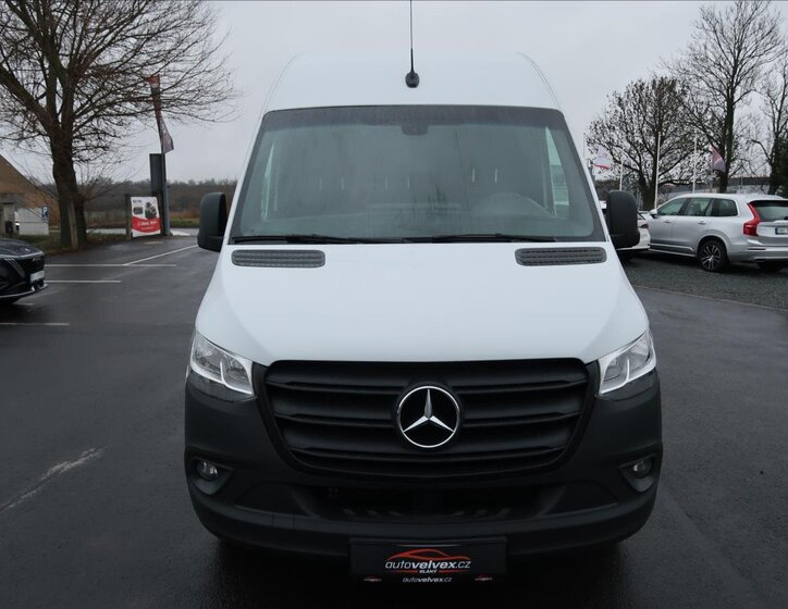 Mercedes-Benz Sprinter 7