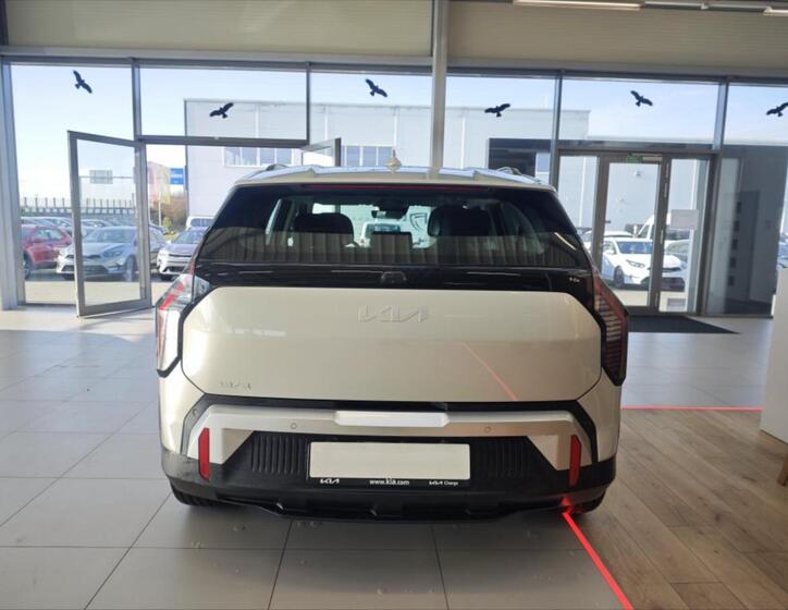 KIA EV3 4