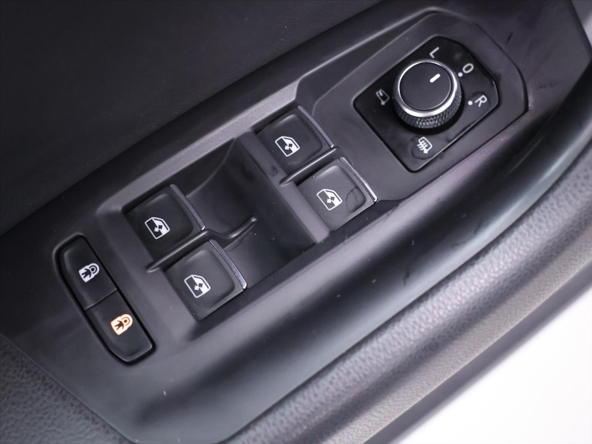 Volkswagen Touareg SUV / Terénní 3,0 l 210 kw