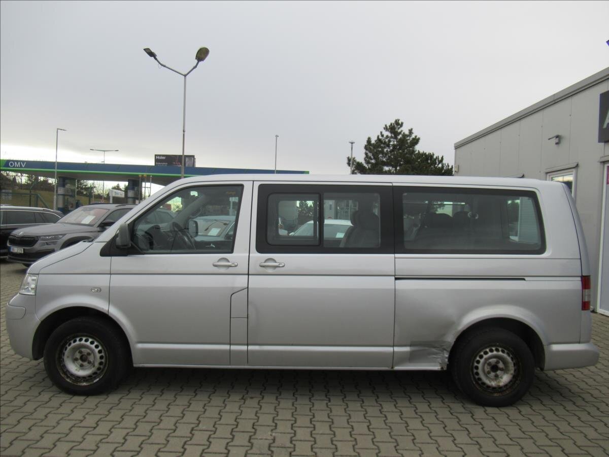 Volkswagen Caravelle MPV 2,5 l 96 kw