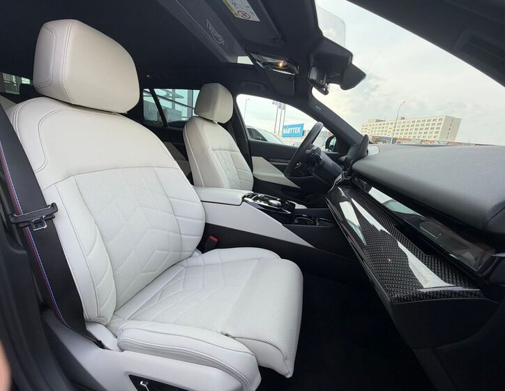 BMW Řada 5 Kombi 3,0 l 210 kw