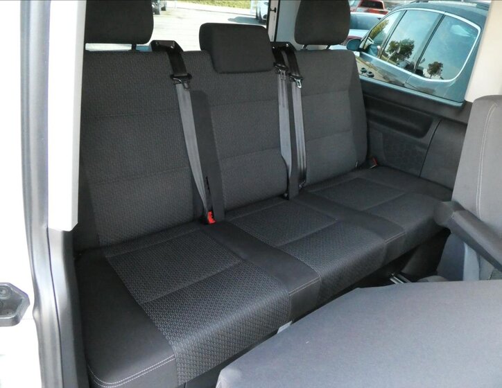 Volkswagen Multivan 26