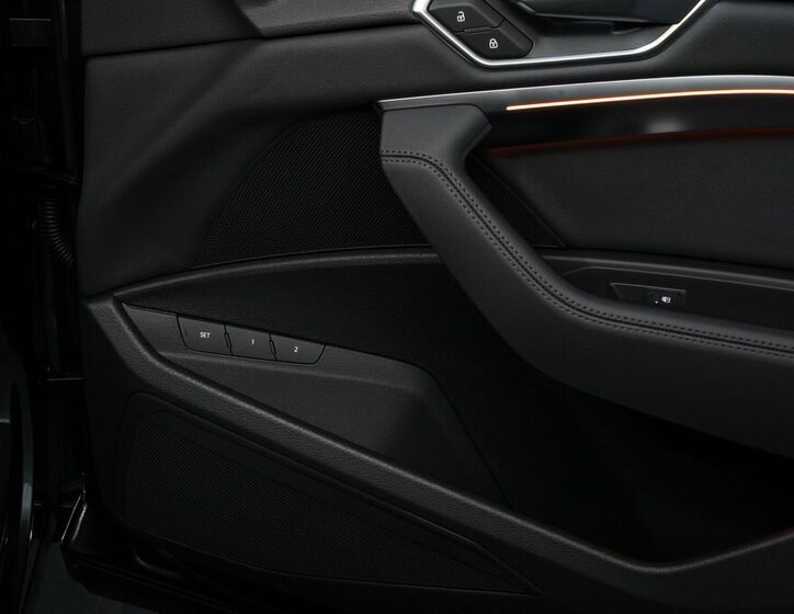 Audi e-tron SUV / Terénní 0,0 300 kw